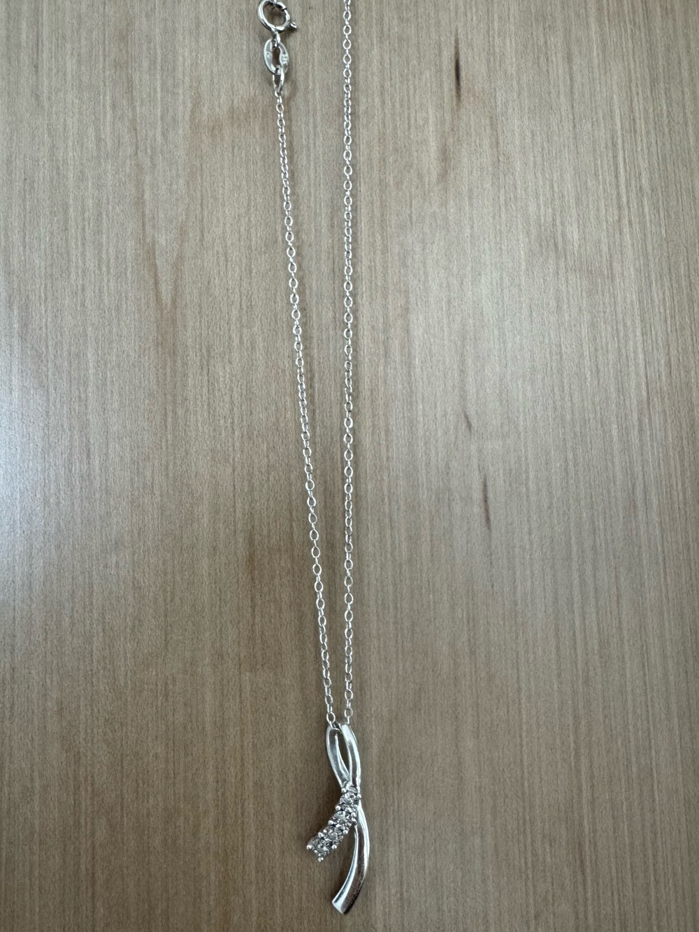 Silver Ribbon Pendant Necklace